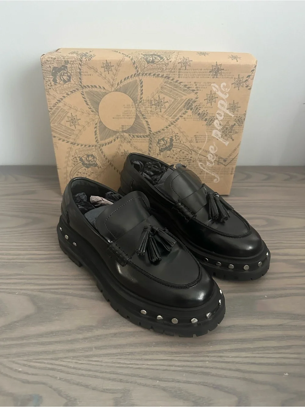 FREE PEOPLE WOMENS TEAGAN TASSEL LOAFER